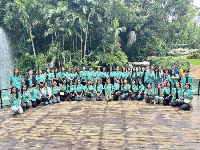 โครงการด้านผลิตบัณฑิต โดยนำนักศึกษาสาขาการจัดการ